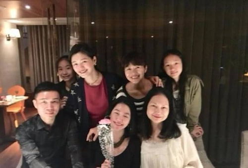 曝小S挨个打电话恳请众星悼念大S，温情之举引发网友热议